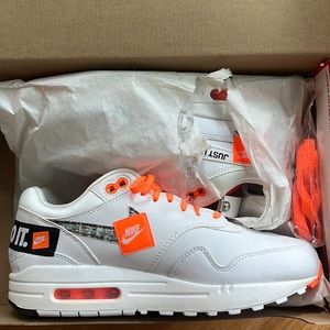 COPY - Nike Airmax 1 LX, never worn perfect condition